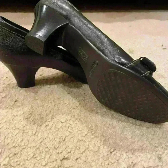 Aerasoles NWOT women’s size 9 Brown - Picture 3 of 3